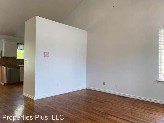 Building Photo - 3 br, 2 bath House - 2380 S Gibraltar Way