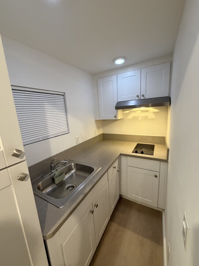 Foto del edificio - 3844 Teak St