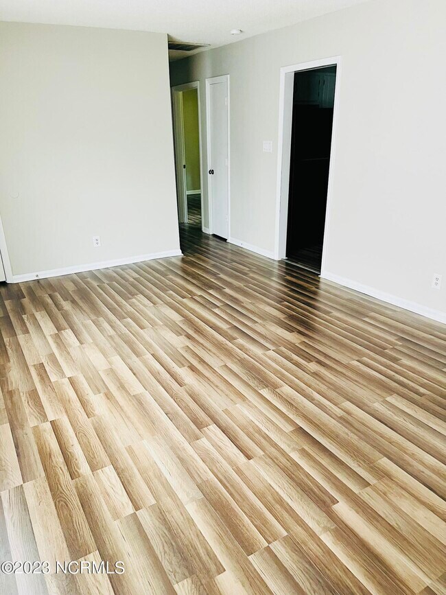 Building Photo - 1105 Brownlea Dr