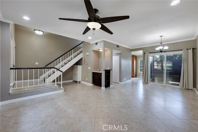 Foto del edificio - 343 E Chapman Ave