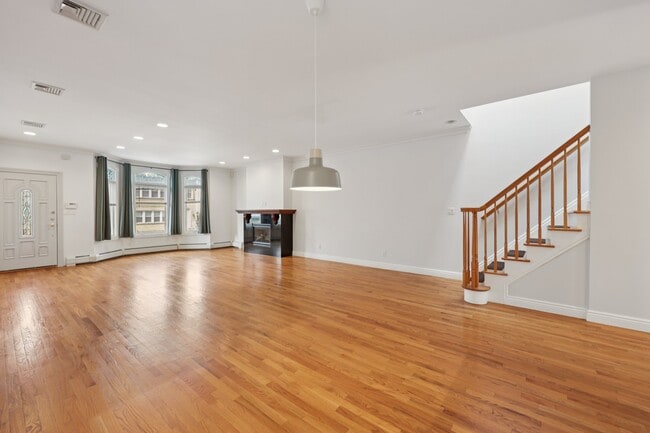 Foto del edificio - 285 Knox Ave