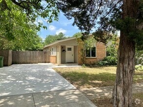 Building Photo - 1513 Bellaire Dr