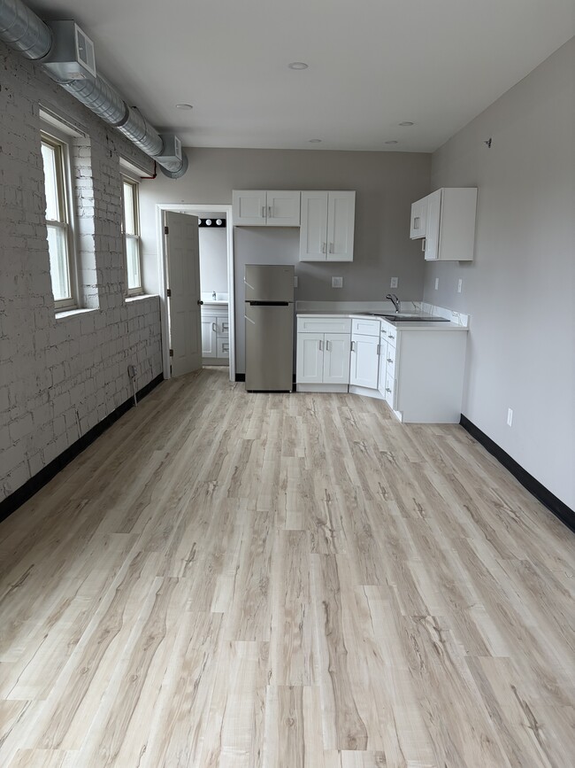 Building Photo - The Atrium Apartments
