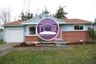 Building Photo - 441 NE Regatta Dr