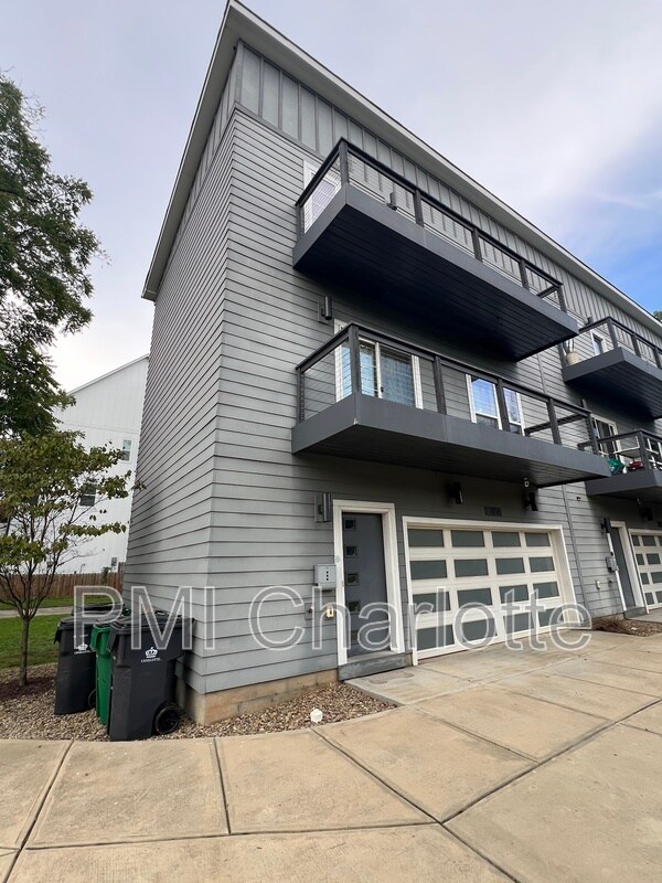 Foto principal - 1106 N Alexander St