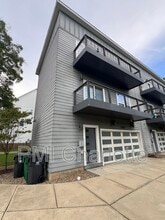 Building Photo - 1106 N Alexander St