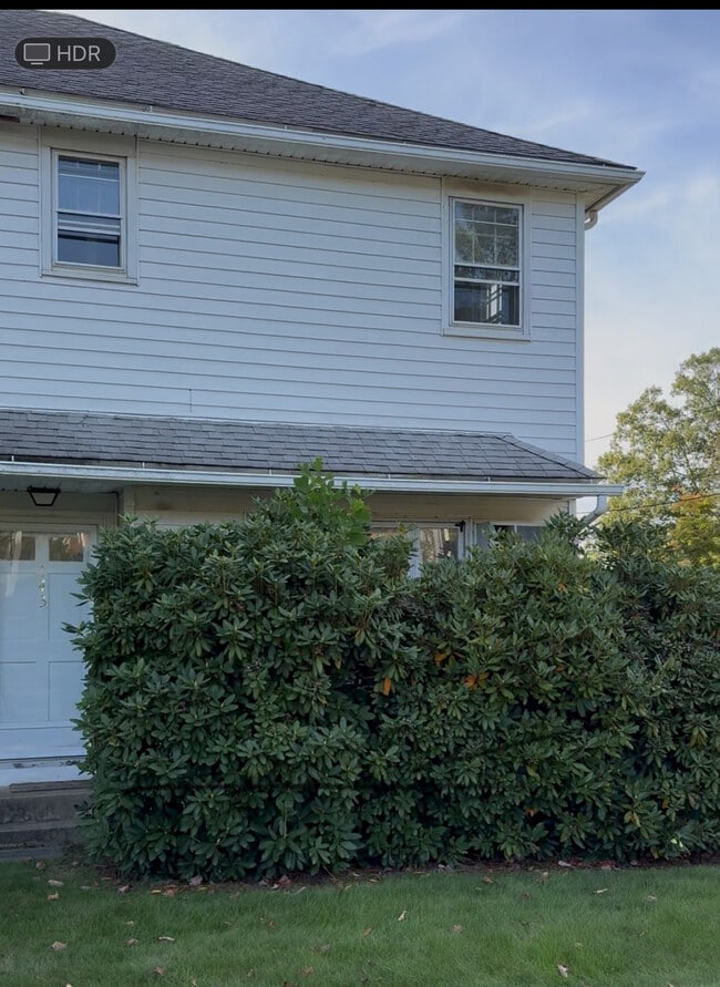 Building Photo - 143 E High St