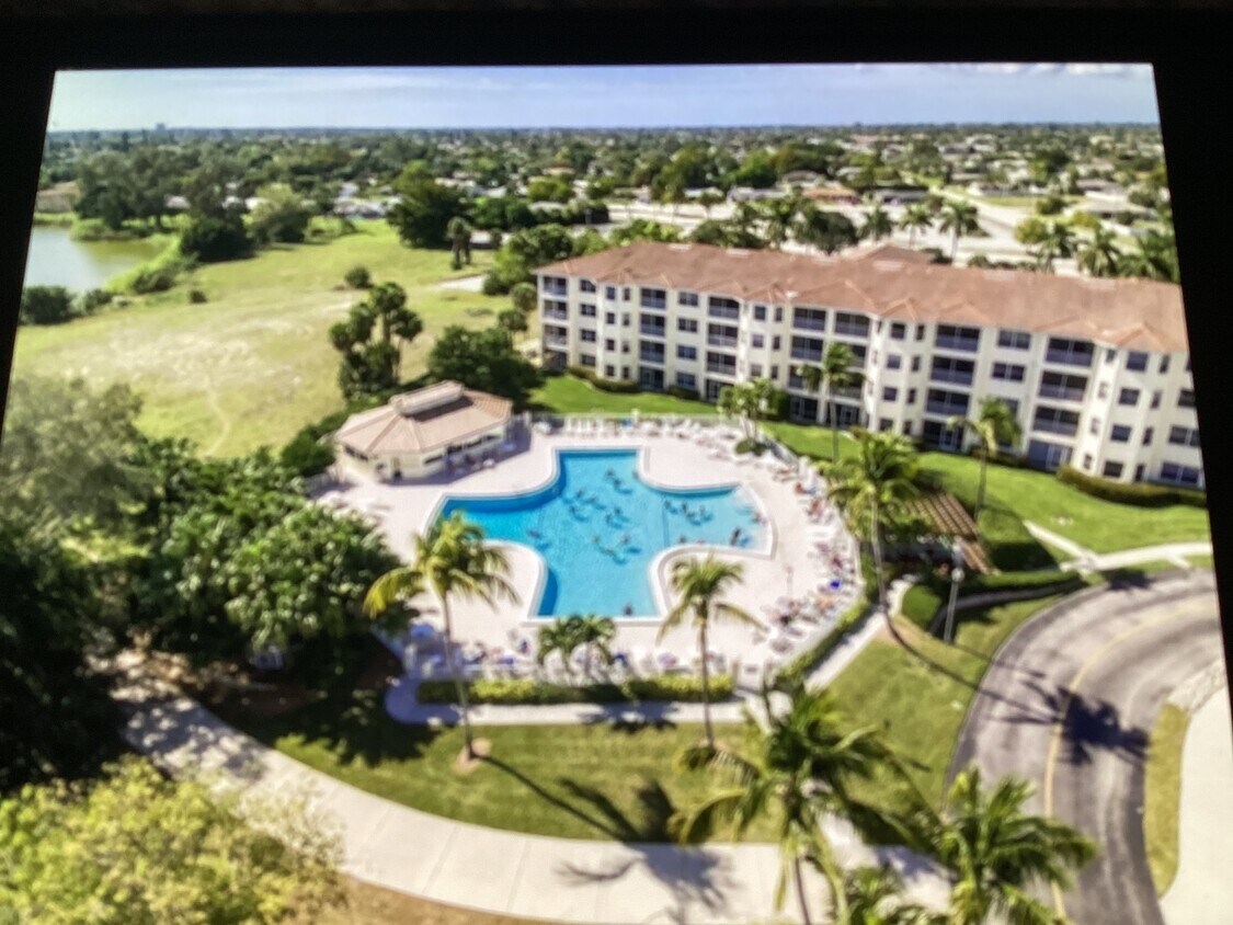 Primary Photo - 4009 Palm Tree Blvd