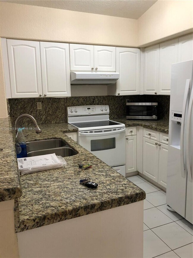 Foto del edificio - 9834 SW 117th Ct