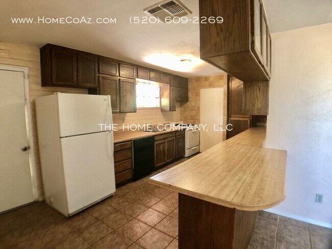 Building Photo - 9350 W Claude St