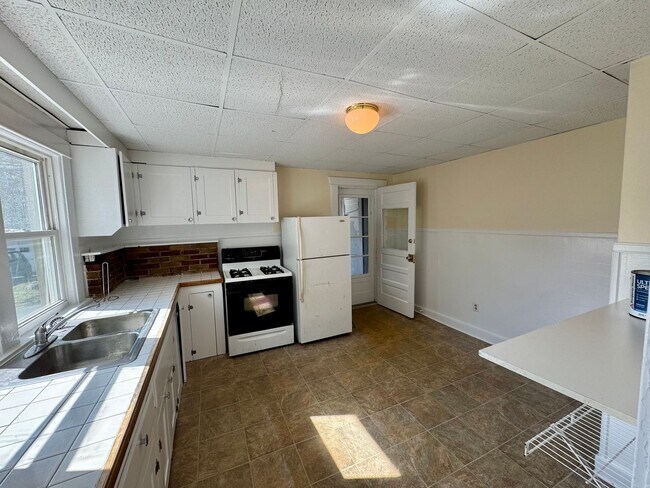 Foto del edificio - 16 Badger Ave