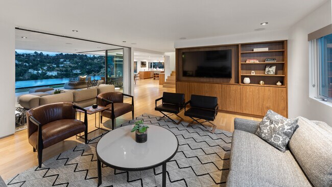 Building Photo - 7551 Hermes Dr