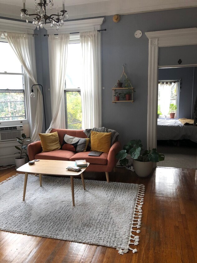 Primary Photo - 28 Willett St