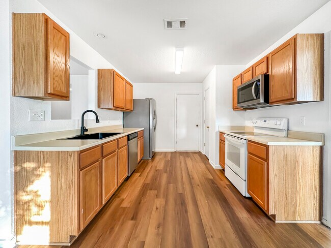 Building Photo - 1711 Freedom Loop