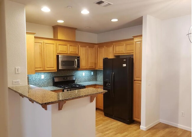Building Photo - Easy Living in Dublin - Single Level 2/2 C...