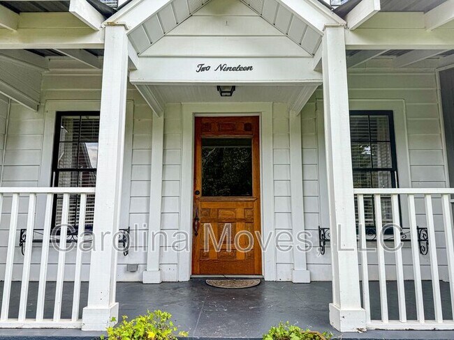 Foto del edificio - 219 Randall St
