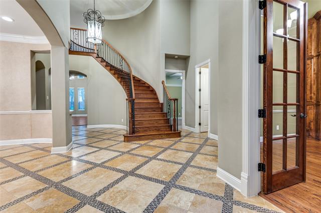 Building Photo - 707 Chateaus Dr