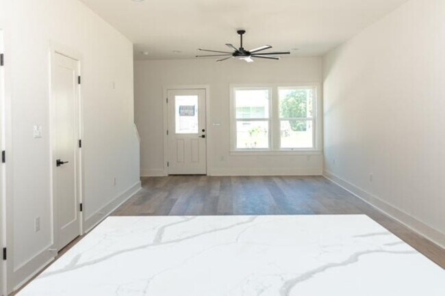 Foto del edificio - 103 Highpoint Dr