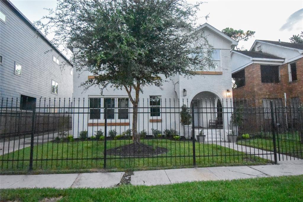 Primary Photo - 2410 Truxillo St