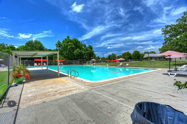 Foto del edificio - 9810 Arbor Oak