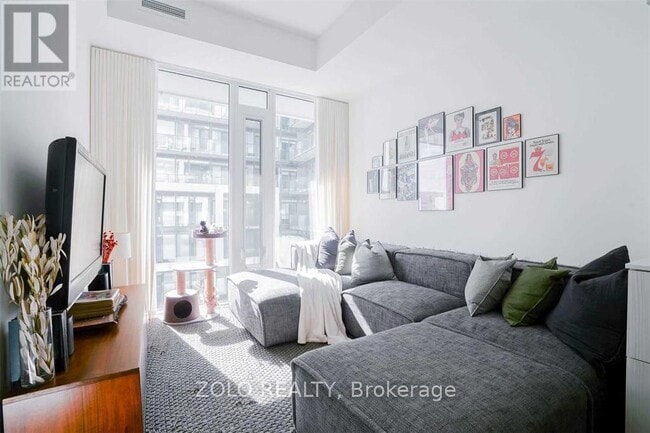 Building Photo - 5 Soudan Ave