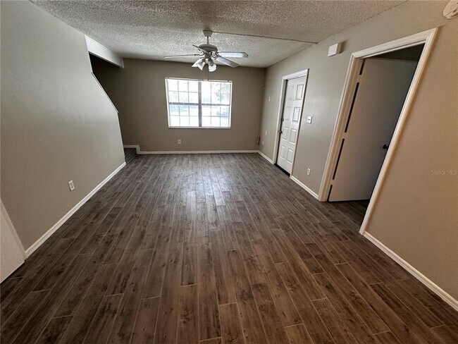 Foto del edificio - 500 YELLOWWOOD Ct