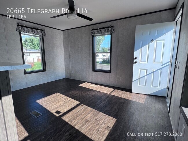 Building Photo - 1 Bedroom Fairmont Mobile Home