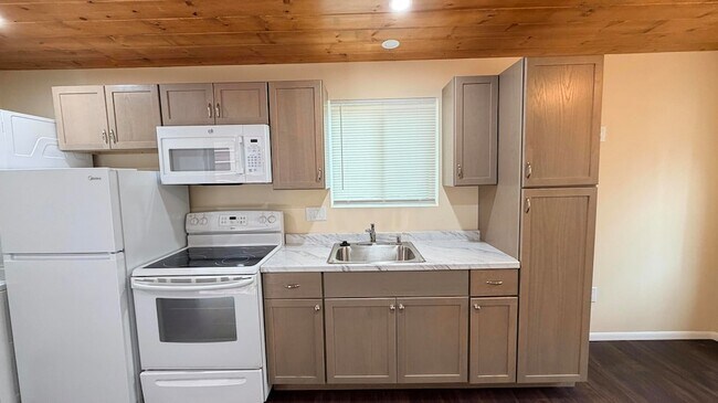 Foto del edificio - 25187 Cedar St