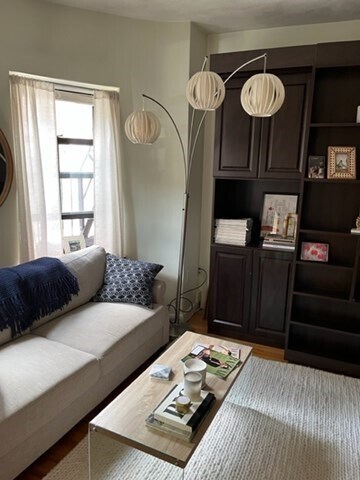 Foto del edificio - 529 Columbus Ave