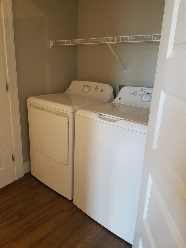 Building Photo - 810 N Orlando Ave