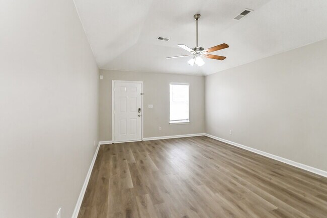 Foto del edificio - 7045 Kings Crown Dr