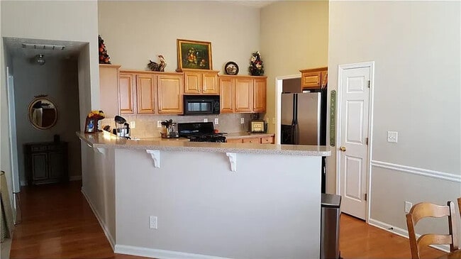 Building Photo - Room in House on Stoneleigh Run Dr NE