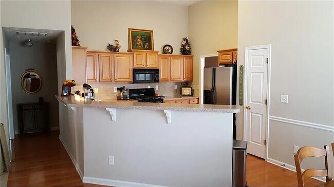 Foto del edificio - Room in House on Stoneleigh Run Dr NE