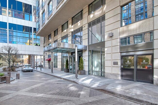 Building Photo - 10 City Pl