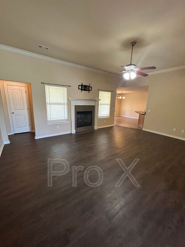 Building Photo - 204 Camden Dr