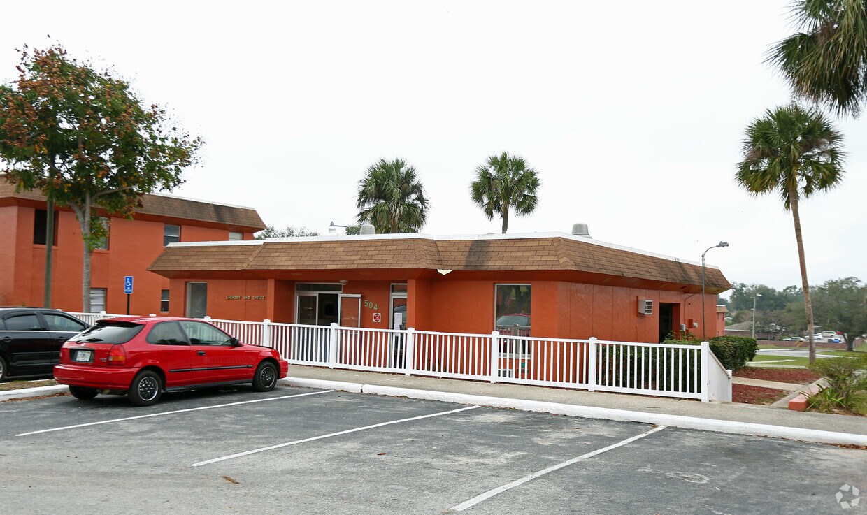 Foto del edificio - Lake Wales Garden