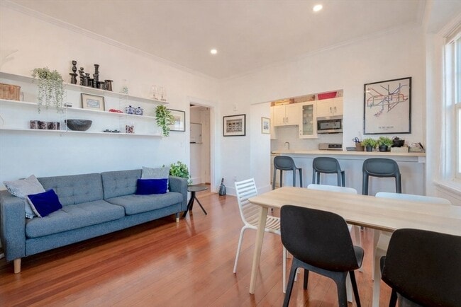 Building Photo - 371 Harvard St