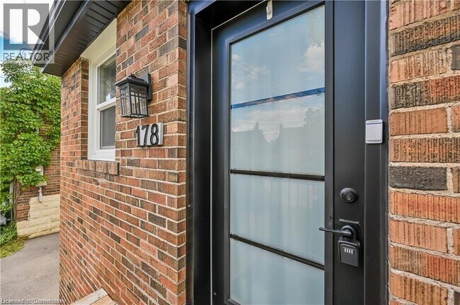 Photo du bâtiment - 178 E 14th St