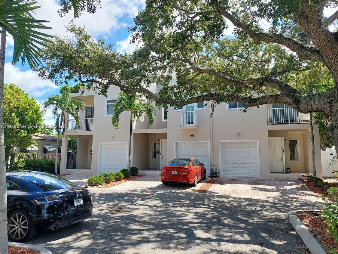 Primary Photo - 1115 N 17th Ave