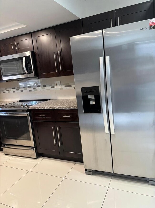 Foto del edificio - 10835 NW 7th St