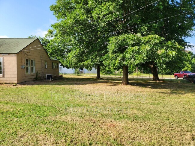 Foto del edificio - 400 N Division St