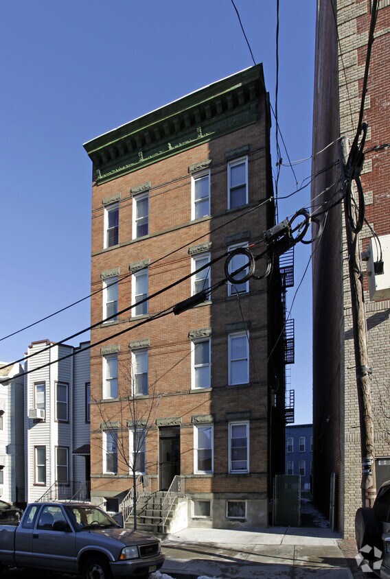 Building Photo - 712 14th St