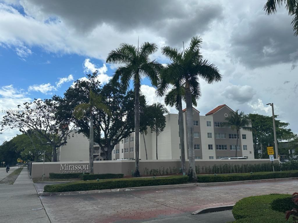 Primary Photo - 6195 NW 186th St