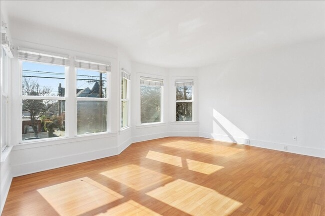 Foto del edificio - 1821 Encinal Ave