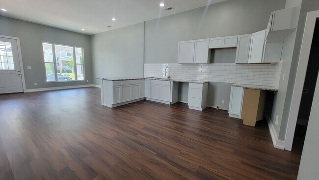 Building Photo - Your Dream Home In Shelby Park