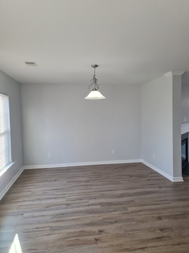 Building Photo - 89 Summit Ridge Cir