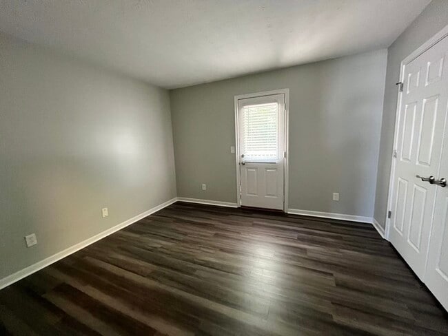 Building Photo - 2630 Crisnic Ct