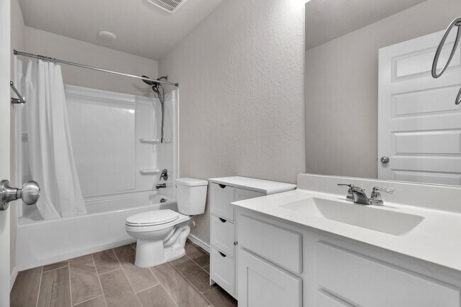 Building Photo - 5051 Segovia Way