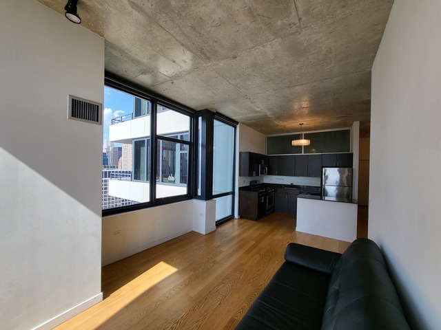 Building Photo - 235 W Van Buren St