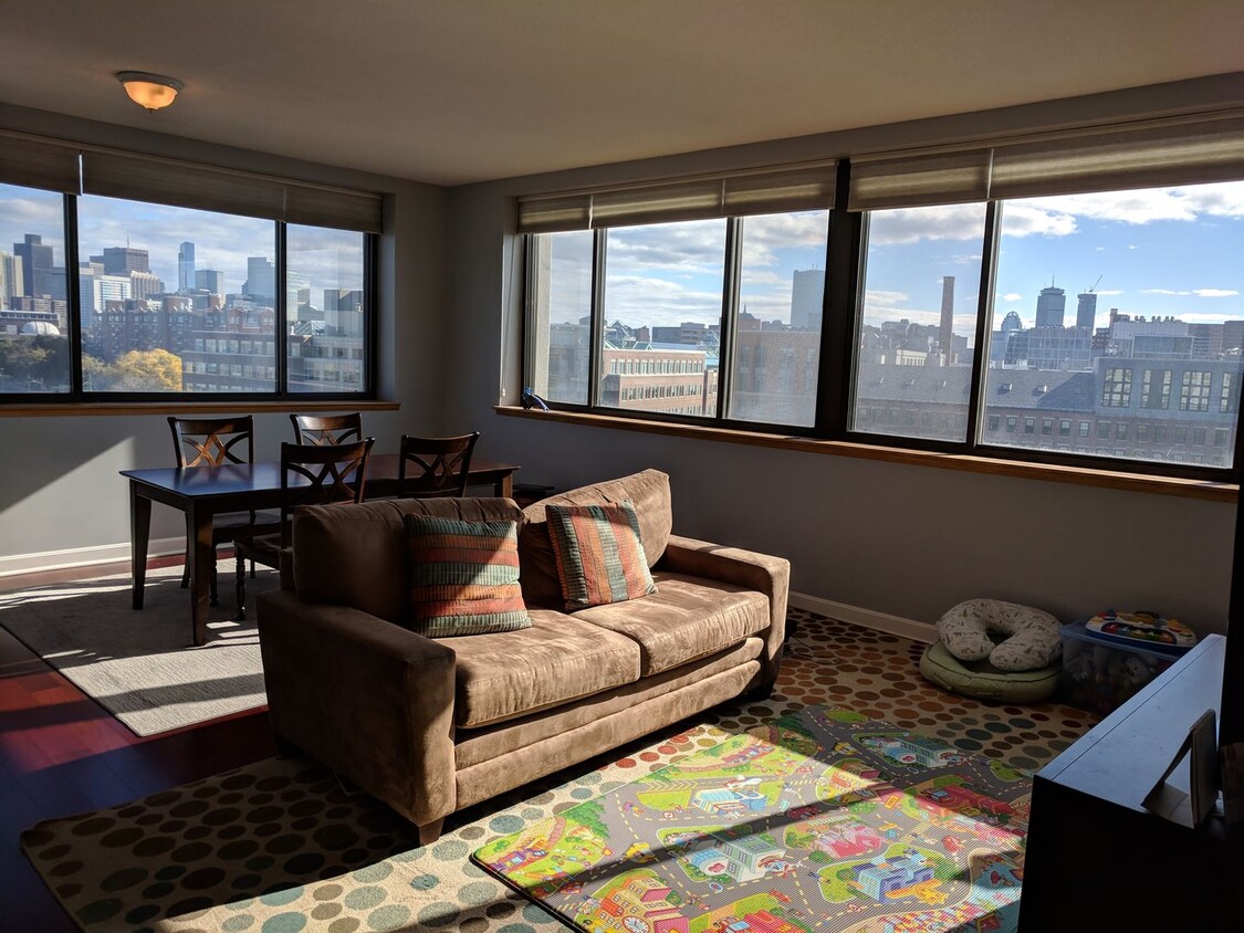 Foto principal - Cambridge 2 BR 2 BA elevator building with parking for Feb 2nd